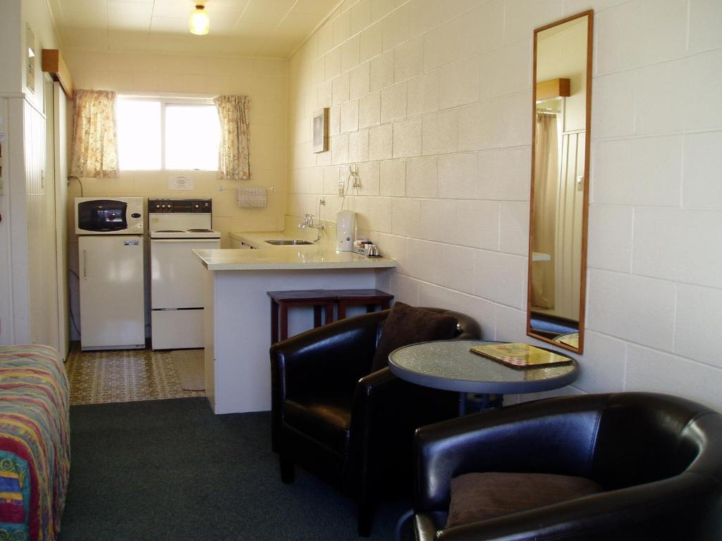 City Close Motel Napier Room photo